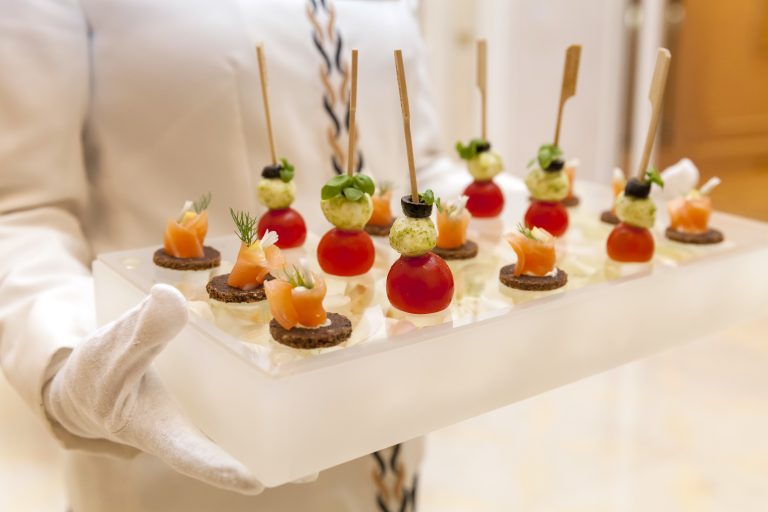 Bandeja de aperitivos para un evento